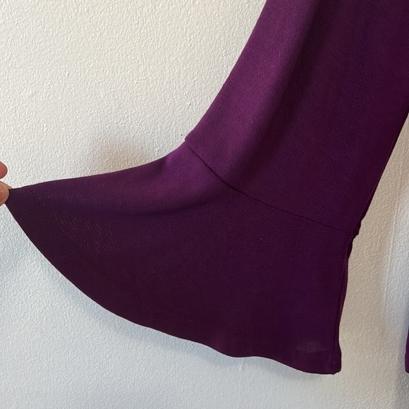 Suzanne Betro Purple V Neck Ruffle Front Asymmetrical Hem Soft Knit Blouse NWT - Picture 4 of 5